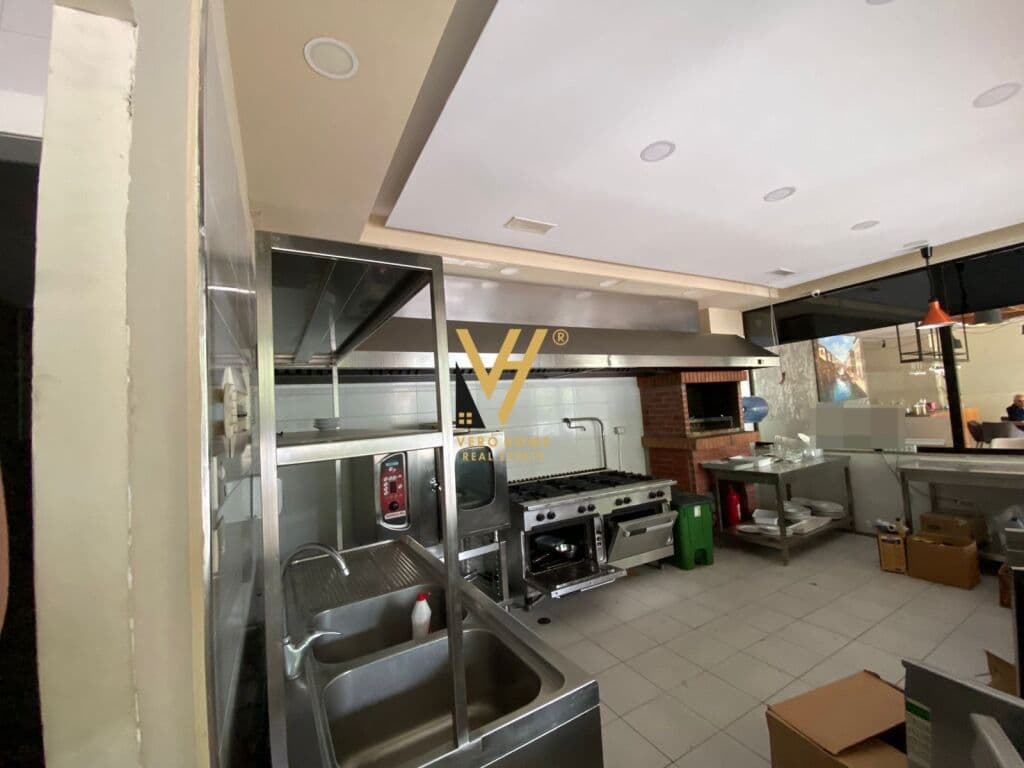 Jepet Restorant me qera te Blloku 314 m2 2
