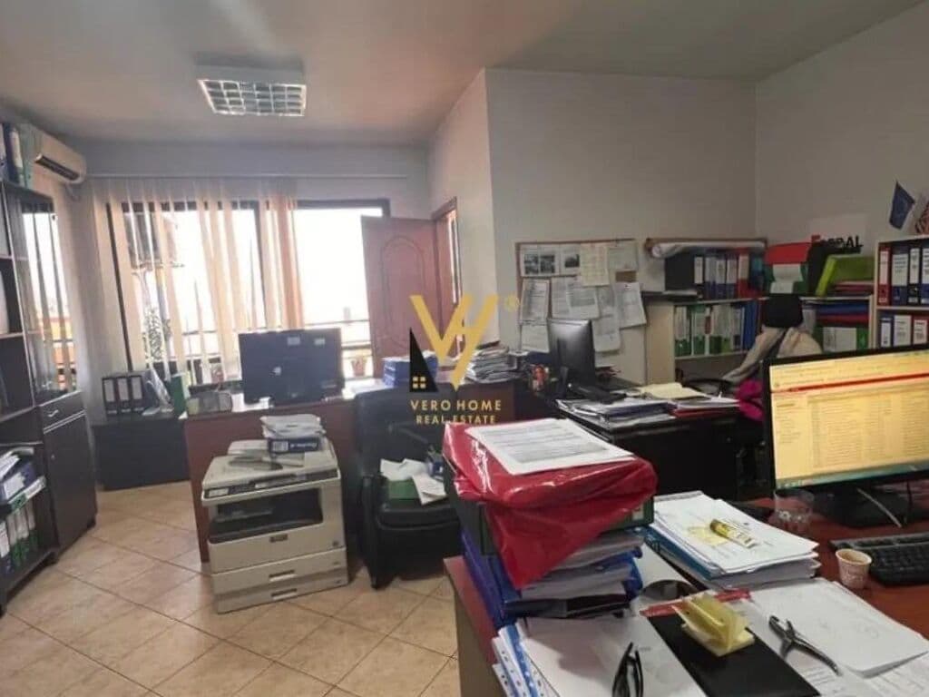 Jepet zyre me qera te Kompleksi Delijorgji 110 m2 3