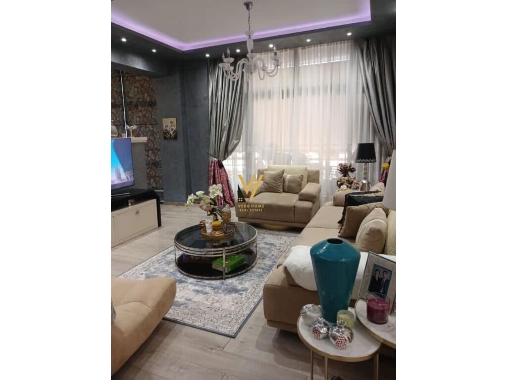 Shitet Apartament 2+1+2+ballkon te Ish Parku i Autobusave 140 m2 3