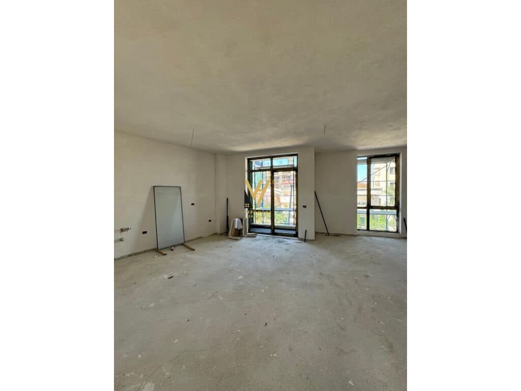 Shitet Apartament 3+1+2+ballkon te Bulevardi i Ri 156 m2