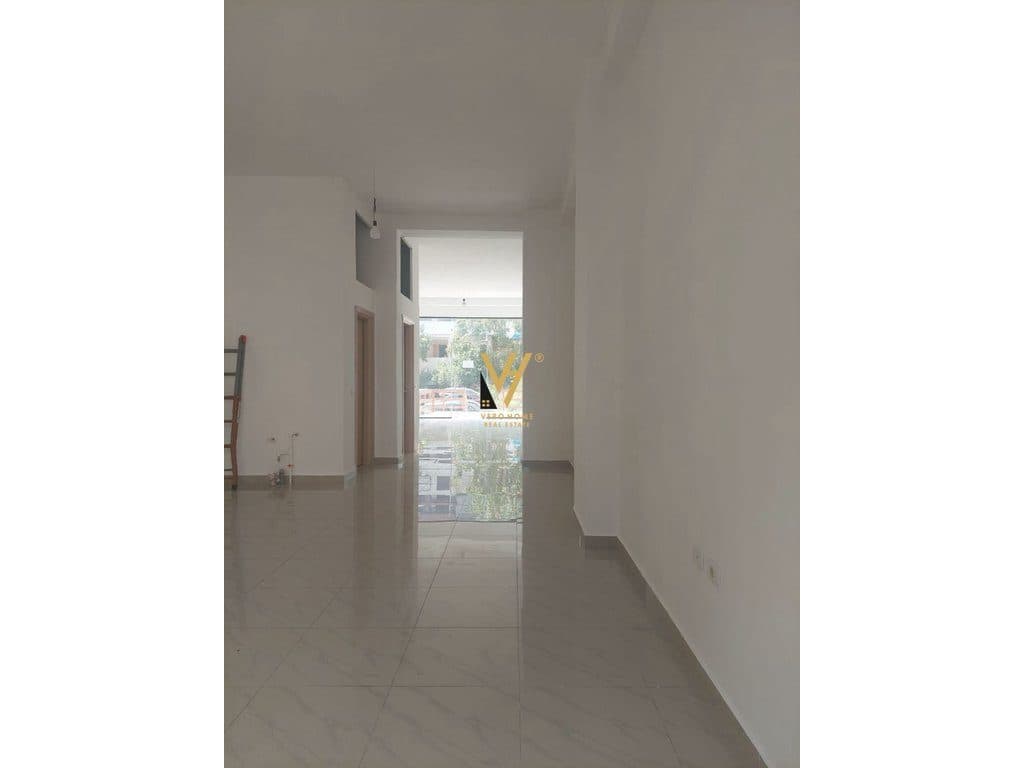JEPET DYQAN 70 M2 ME QERA NE YZBERISHT 50.000 LEKE 1