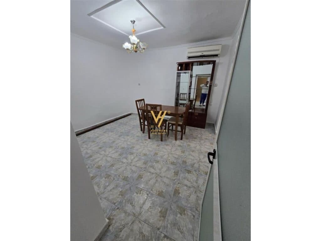 JEPET AMBIENT ME QERA TE SPITALI NENE TEREZA 600 EURO 2