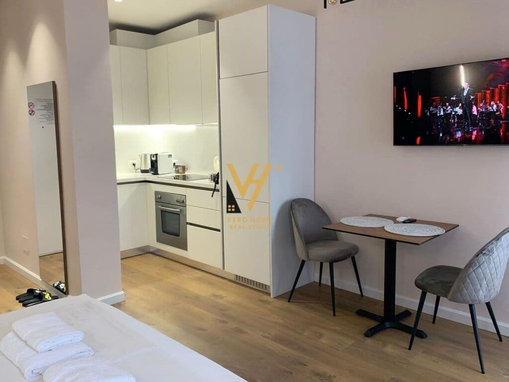 Jepet Garsoniere me qera te Rruga e Barrikadave 45 m2 2