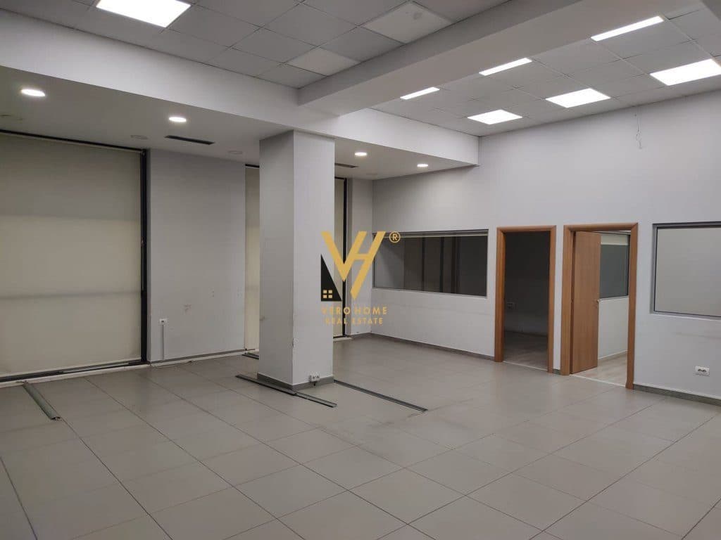 JEPET ZYRE 120 M2 ME QIRA TE KOMUNA E PARISIT 1.200 EURO