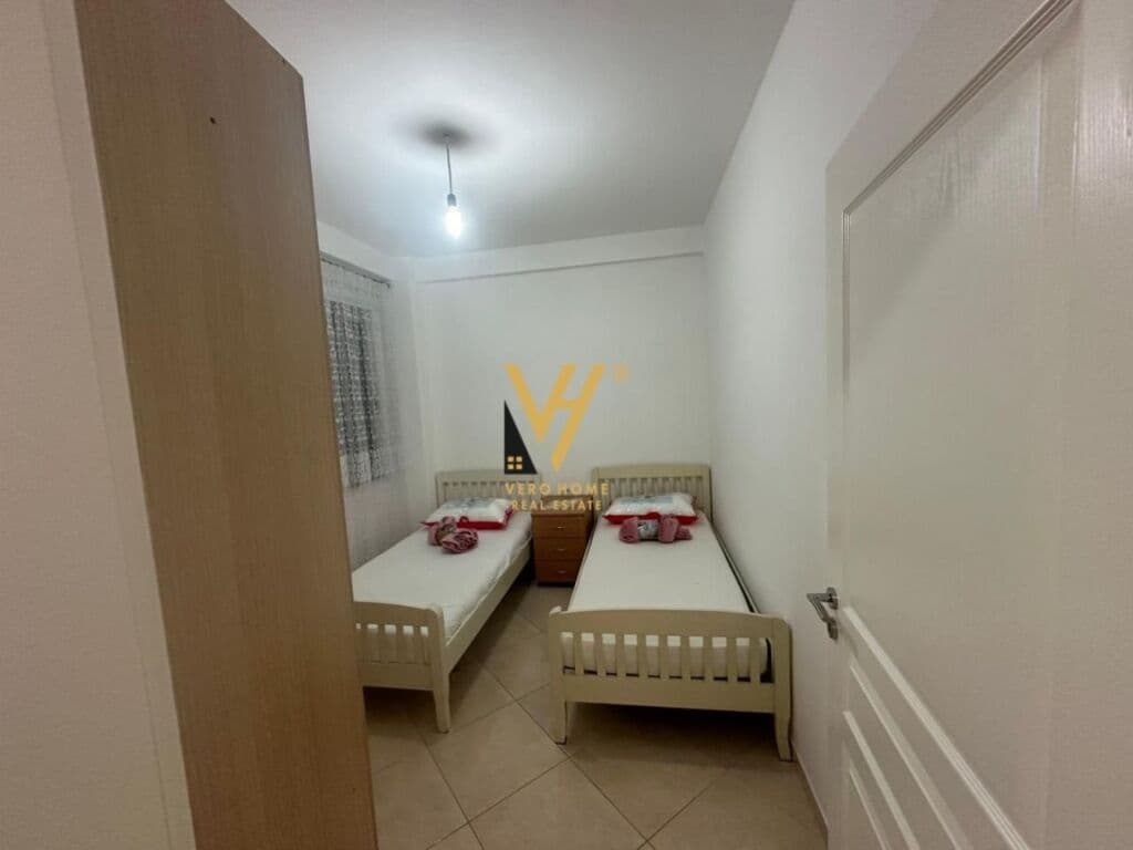Jepet Apartament 2+1+ballkon me qera ne Vasil Shanto 85 m2 4