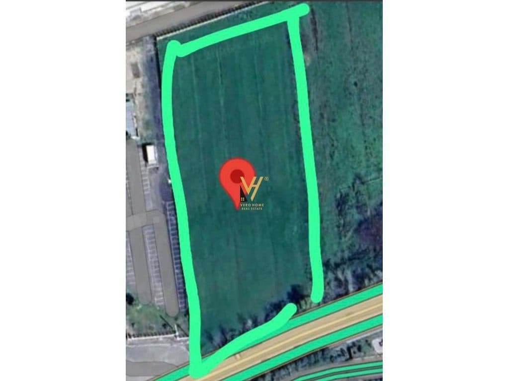 SHITET TOKE ARE 12.000 M2 TE AUTOSTRADA TR-DR 1.440.000 EURO