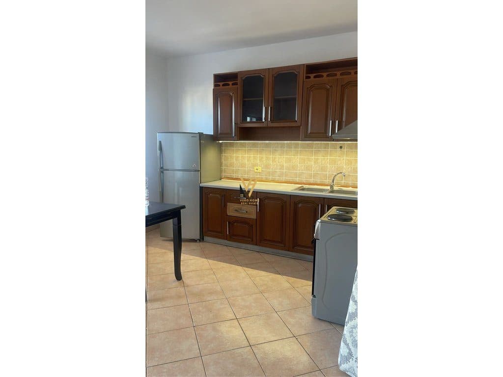JEPET APARTAMENT 1+1+BLK ME QERA TE RRUGA E BARRIKADAVE 600 EURO 2