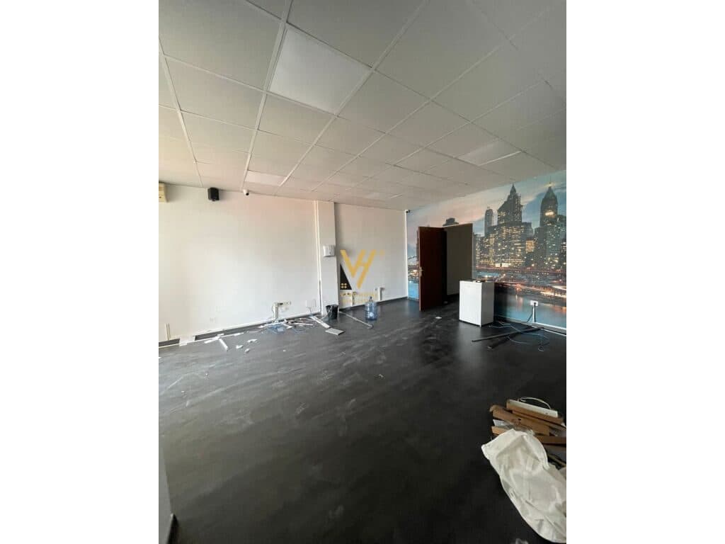 Jepet Zyre me qera ne Bllok 200 m2 4