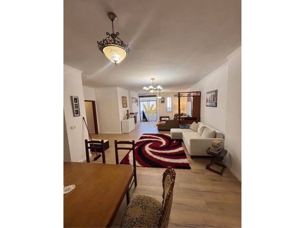 JEPET APARTAMENT 3+1+2+3BLK ME QERA TE RRUGA E KAVAJES 110.000 LEKE