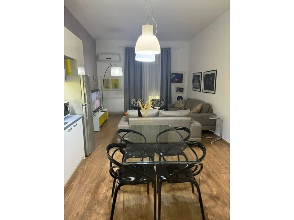 Jepet Apartament 2+1+ballkon me qera ne Vasil Shanto 90 m2