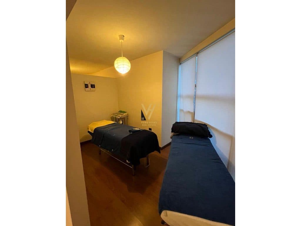 JEPET AMBIENT BIZNESI 100 M2 ME QIRA TE ISH EKSPOZITA 120.000 LEKE 2