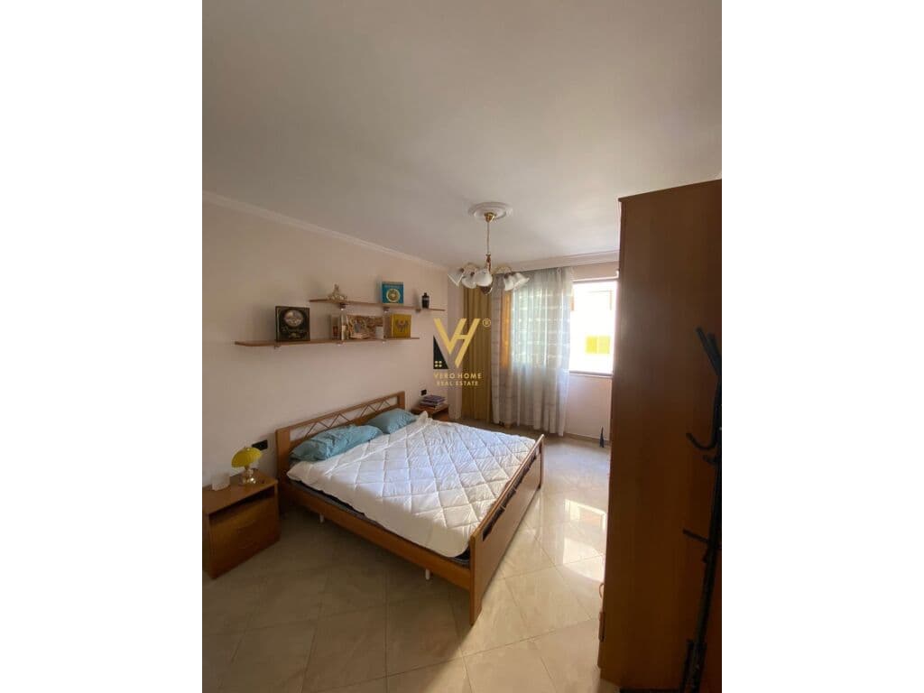 Shitet Apartament 2+1+2+ballkon te Rruga e Elbasanit , pran Lion Park 113 m2