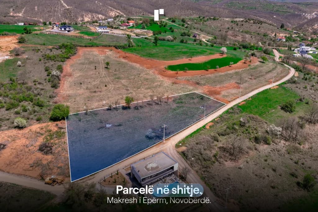 Parcelë në shitje!