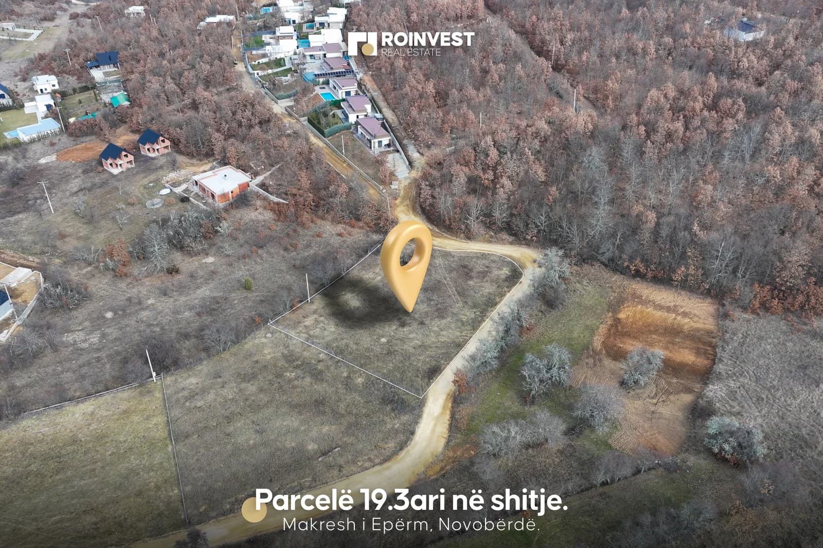 Parcelë në shitje!