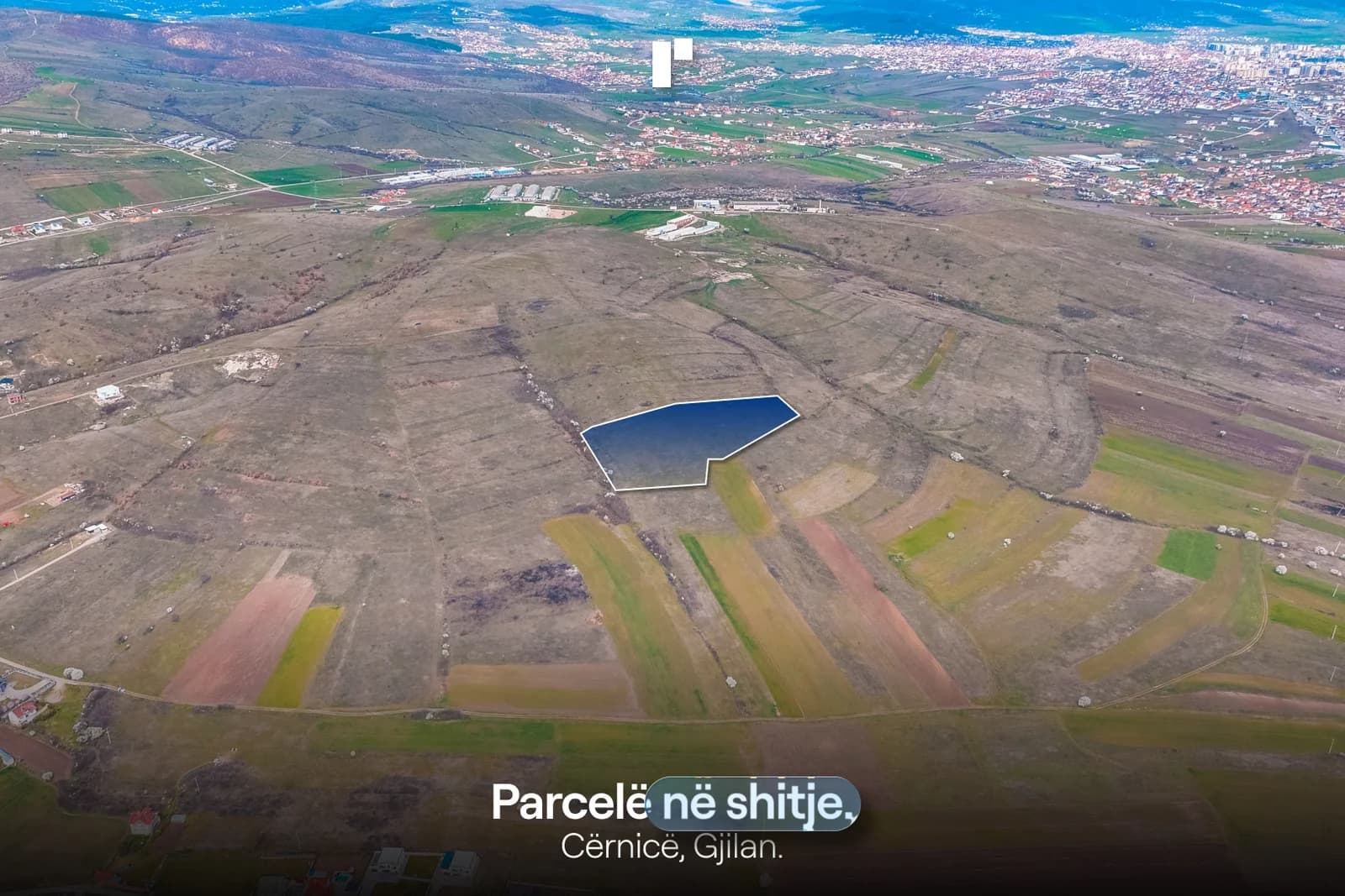 Parcelë në shitje!