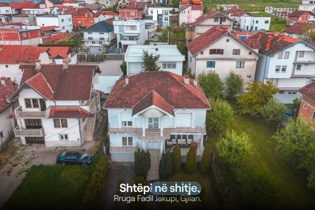 Shtëpi në shitje!