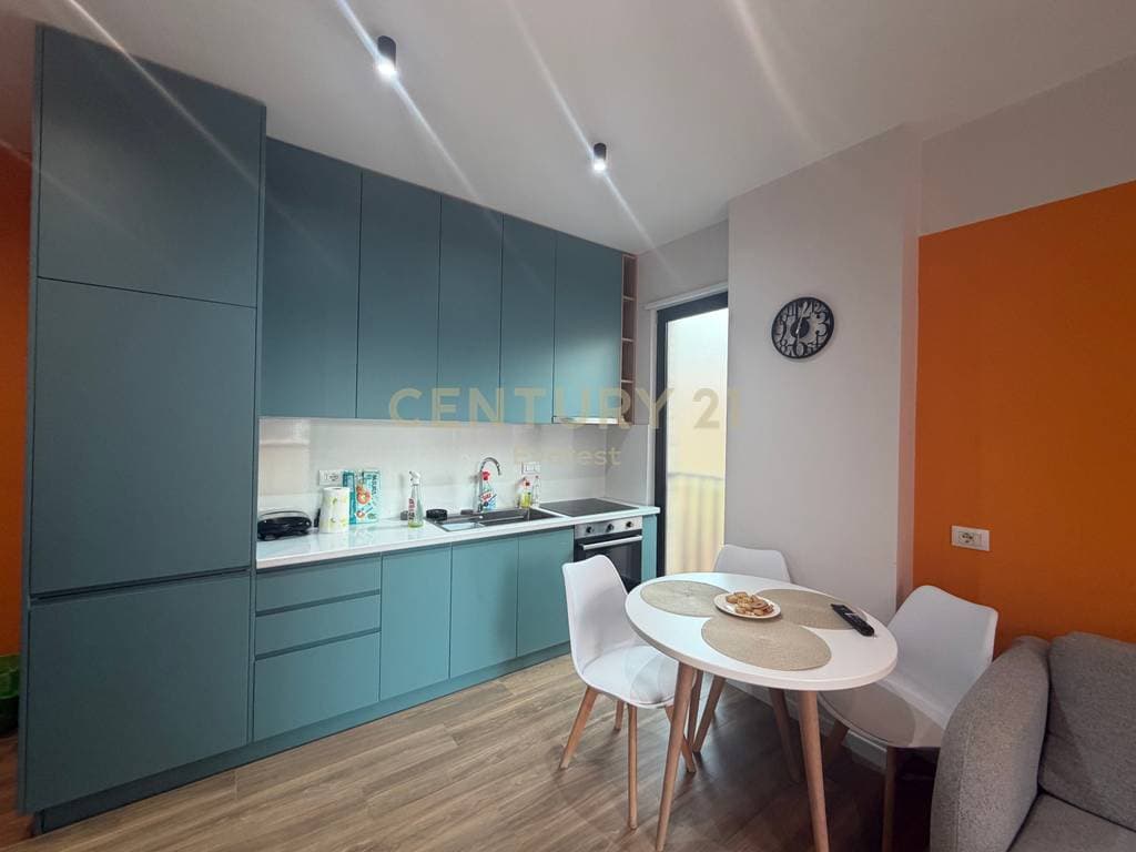 Rruga Siri Kodra, Japim apartament 1+1 per qera! 3