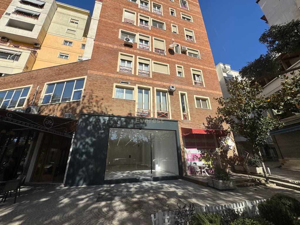 KOMPLEKSI DELIJORGJI, COMMERCIAL FOR SALE 2