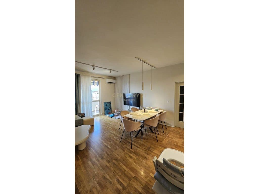 RRUGA FORTUZI, APARTAMENT 2+1 PER QIRA 2