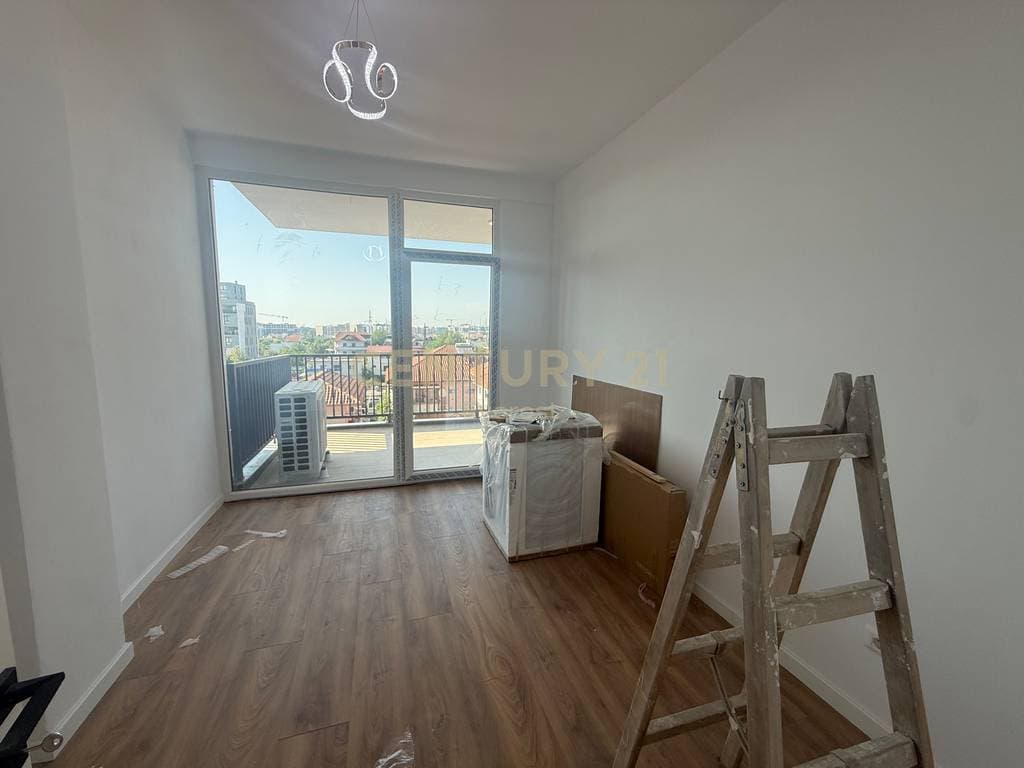 SIRI KODRA, APARTAMENT 2+1 MODERN PER QIRA 4