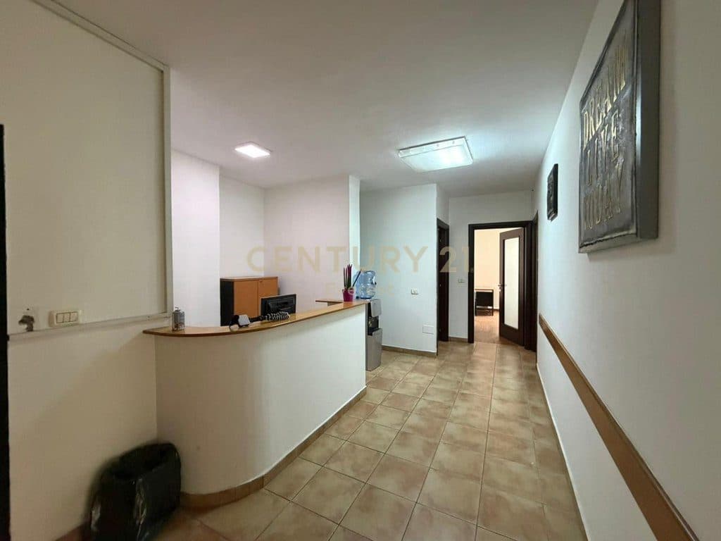 ISH EKSPOZITA – COMMERCIAL UNIT FOR RENT 4