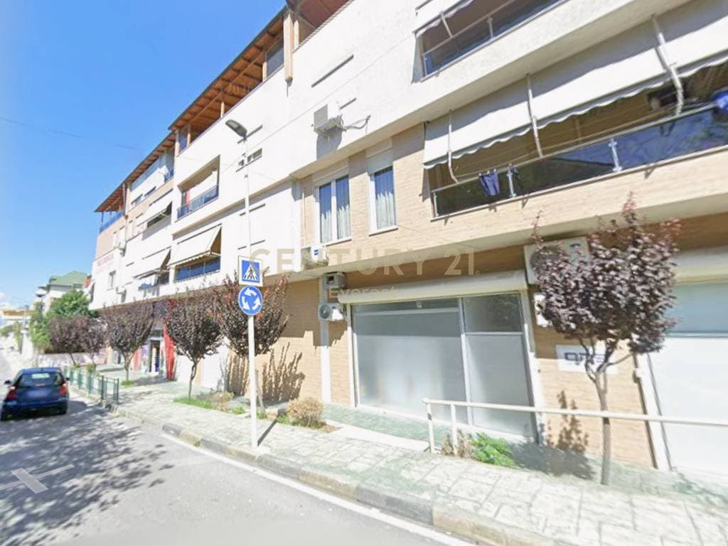 FRESKU, APARTAMENT 2+1 PER QIRA