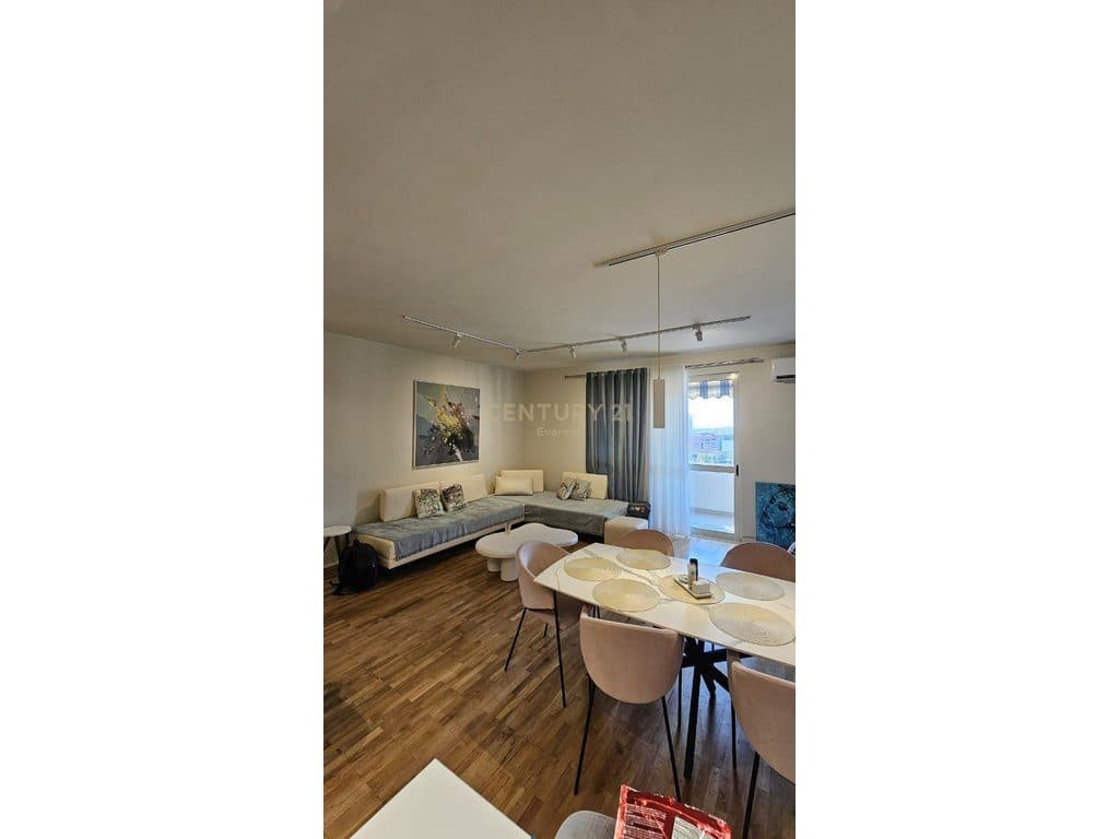 RRUGA FORTUZI, APARTAMENT 2+1 PER QIRA