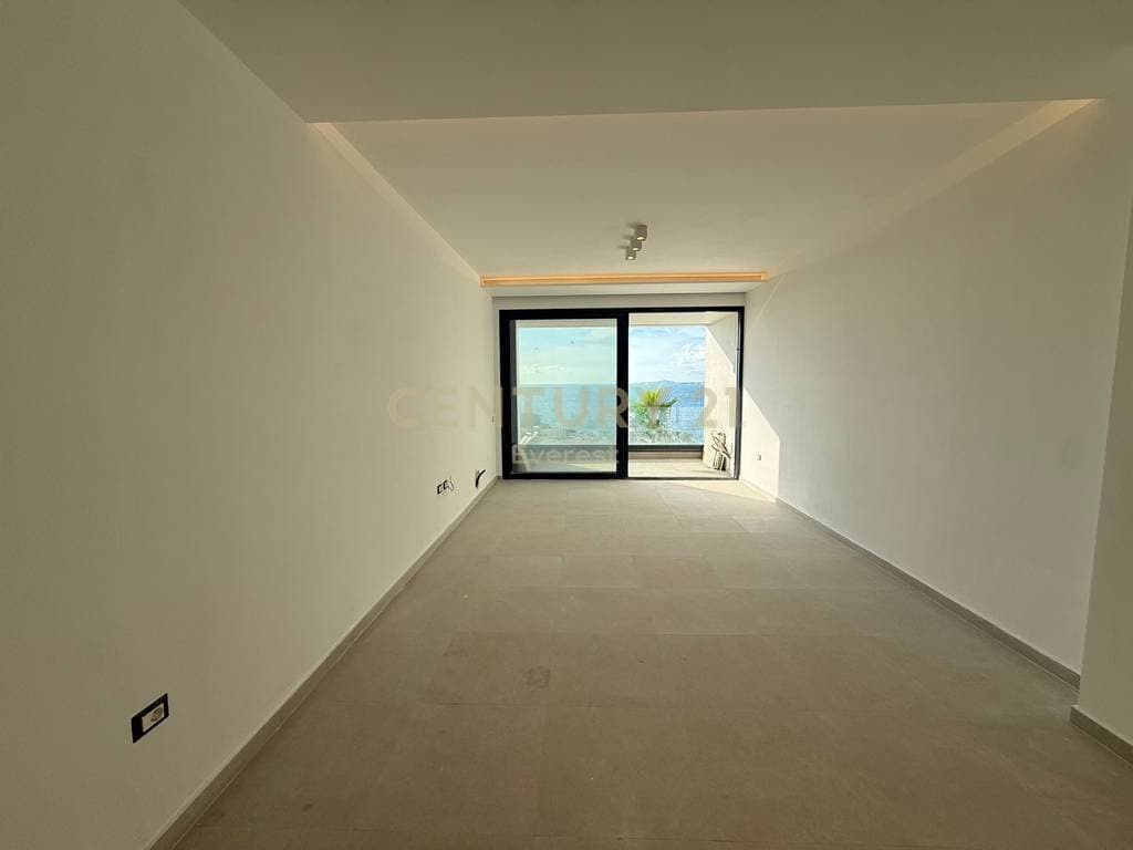 UJI I FTOHTE, SHESIM APARTAMENT 2+1+2 GATI PER BANIM 3