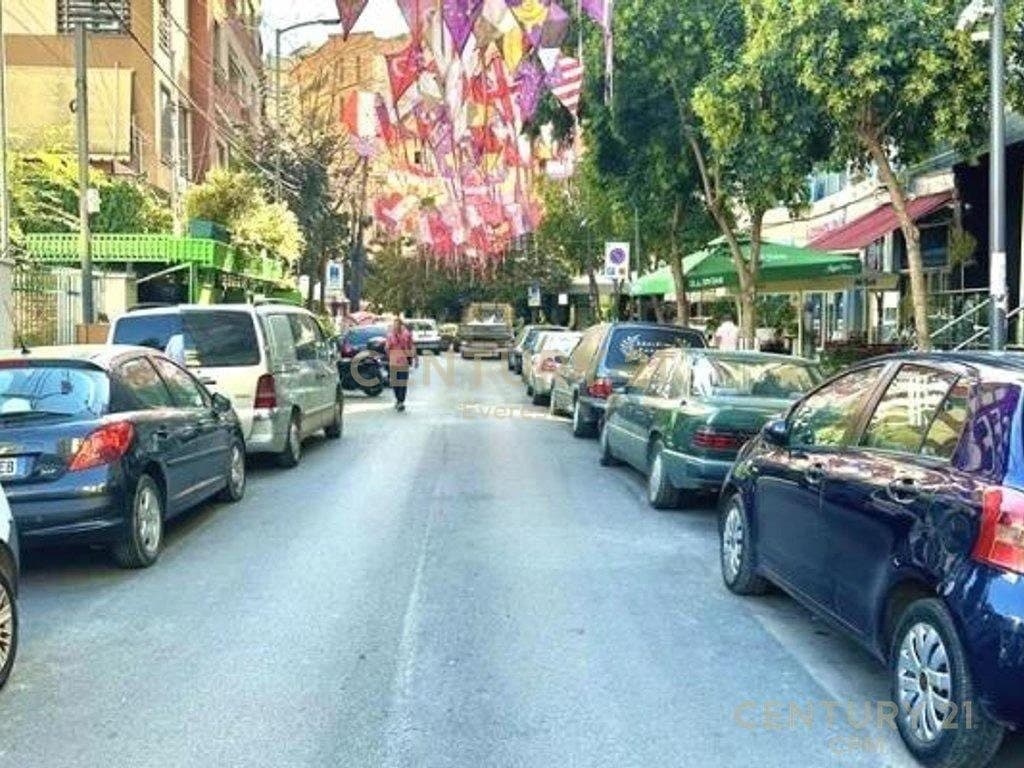RRUGA E BOGDANEVE, SHESIM APARTAMENT 2+1+2! 2