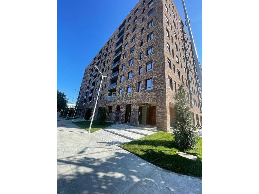 RRUGA 5 MAJI, SHESIM APARTAMENT 2+1+2 4