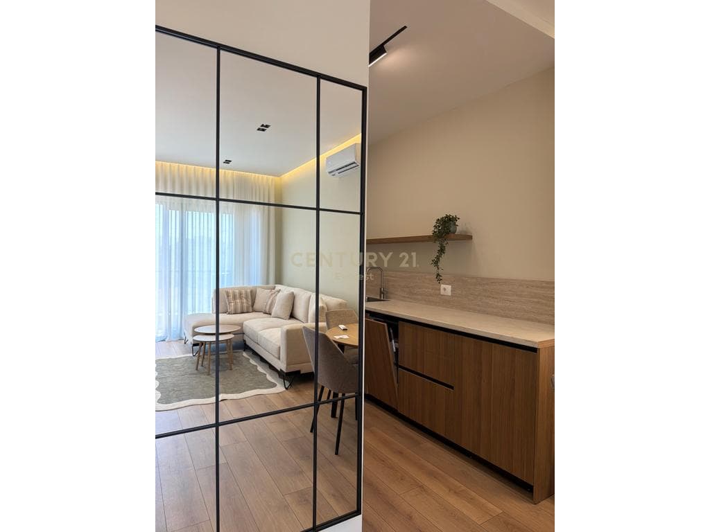 RRUGA E BARRIKADAVE, SHESIM APARTAMENT 1+1!