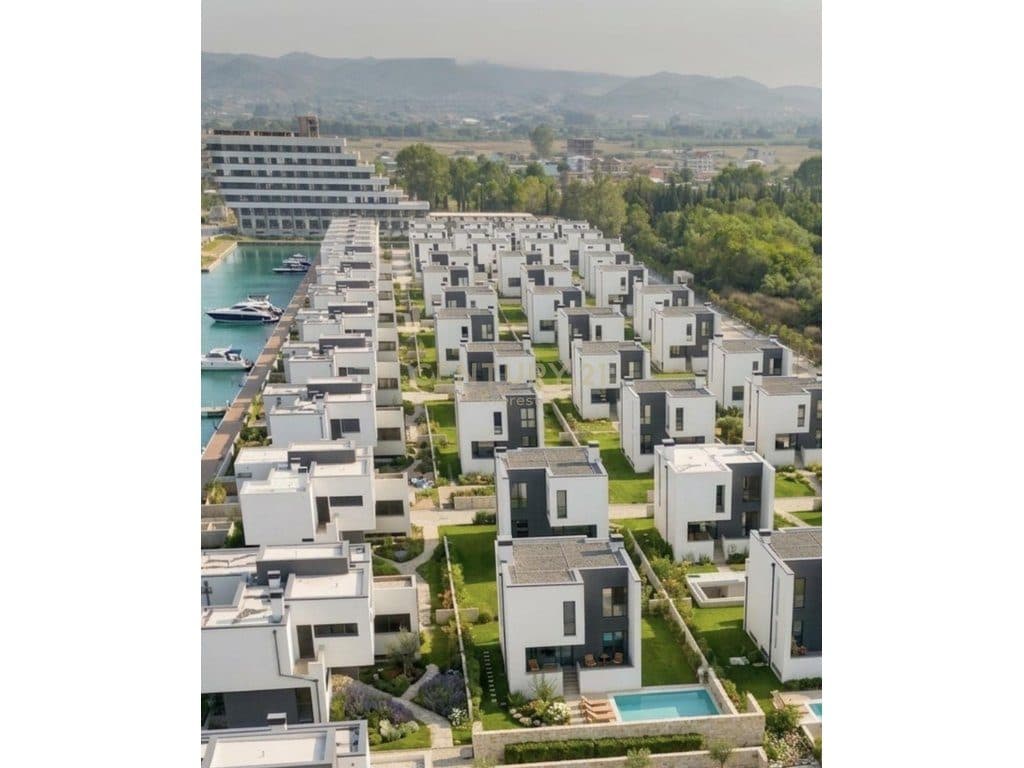Vilë 3+2 Për Shitje në Gjirin e Lalzit, Durrës - 516,000€ | 308 m² 2