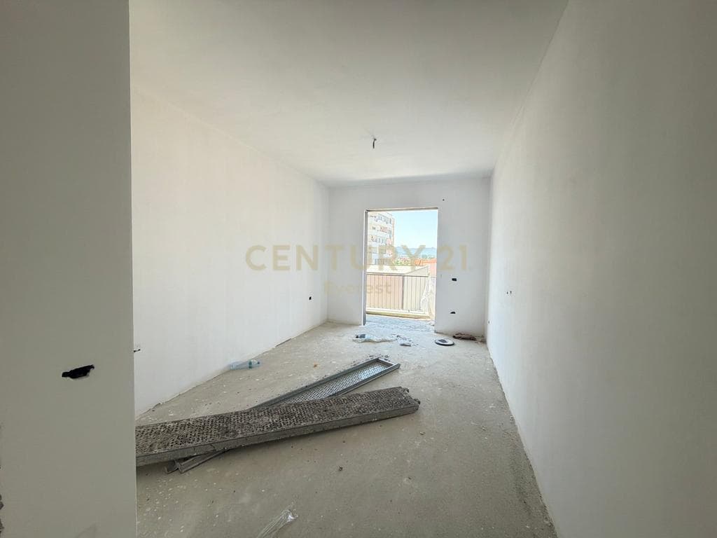 KAMEZ QENDER, SHESIM APARTAMENT 2+1+2! 2
