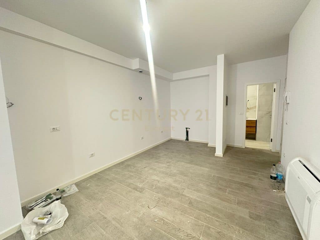 LAPRAKE, OFFICE SPACE FOR RENT 4
