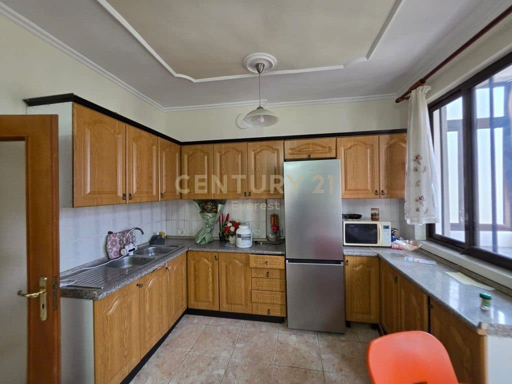 MINE PEZA, APARTAMENT 2+1 PER QIRA 3