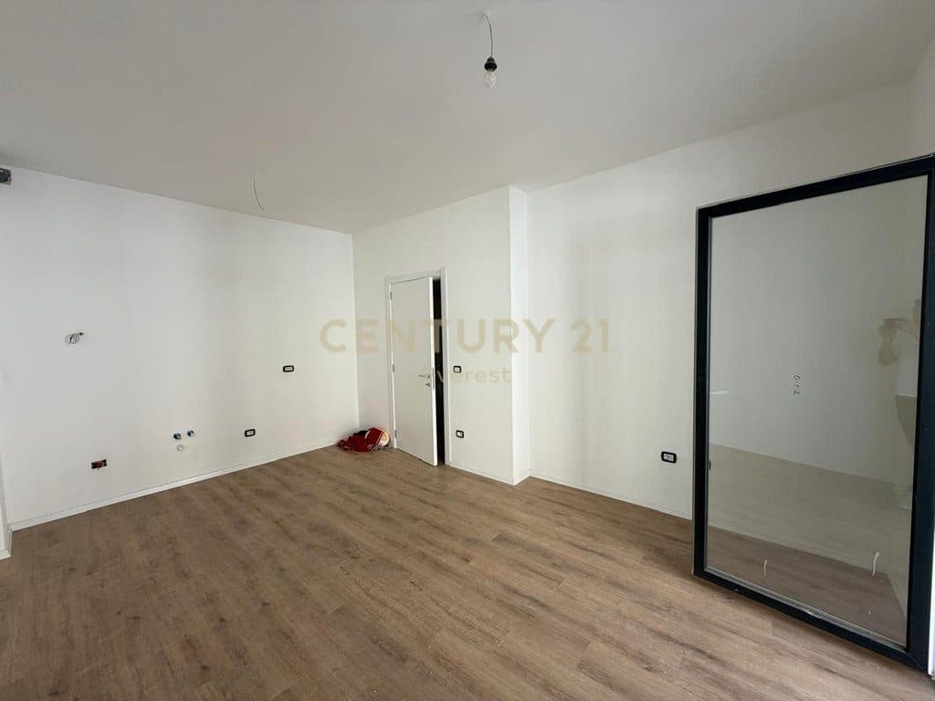 SAUK, SHESIM APARTAMENT 1+1+POST PARKIMI 3