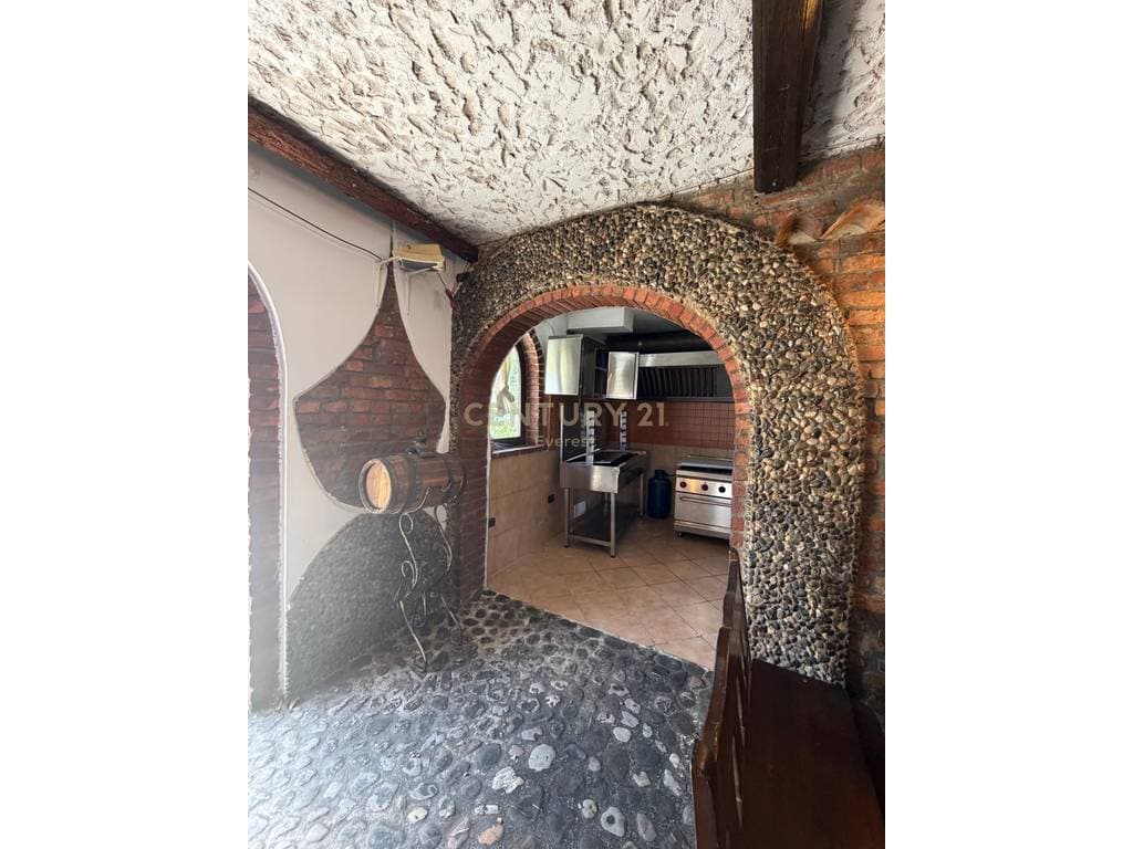 LAPRAKE, BAR-RESTAURANT NAME IN FUNCTIONAL CONDITION 4