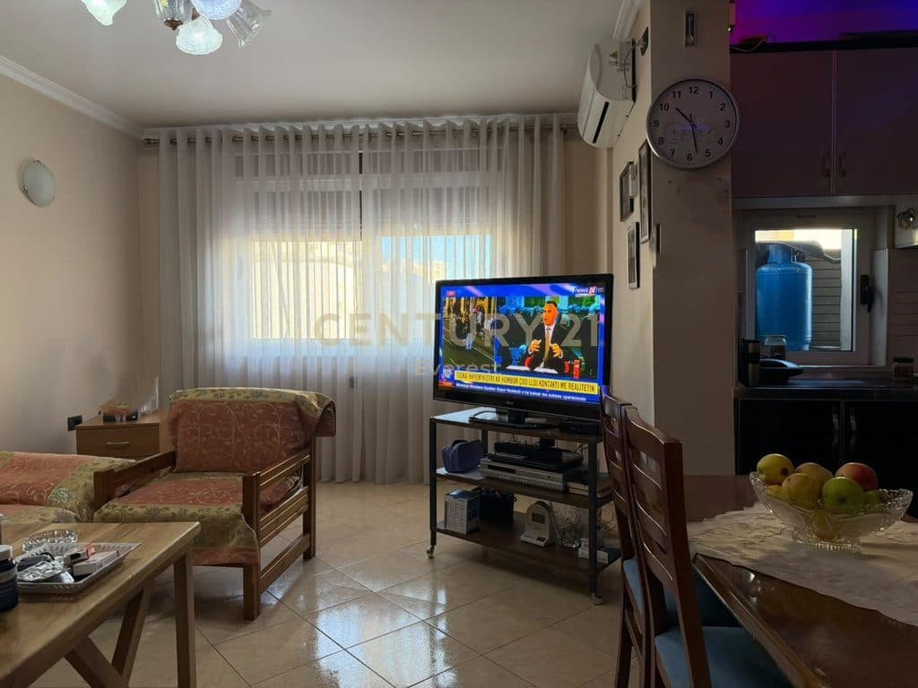 RRUGA FORTUZI, JAPIM ME QIRA APARTMENT 1+1 2