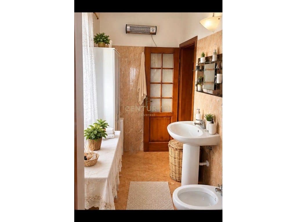 SHITET SHTËPI PRIVATE – VUNO, VLORË
