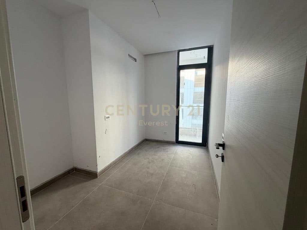 NEAR TV KLAN - OFFICE FOR RENT