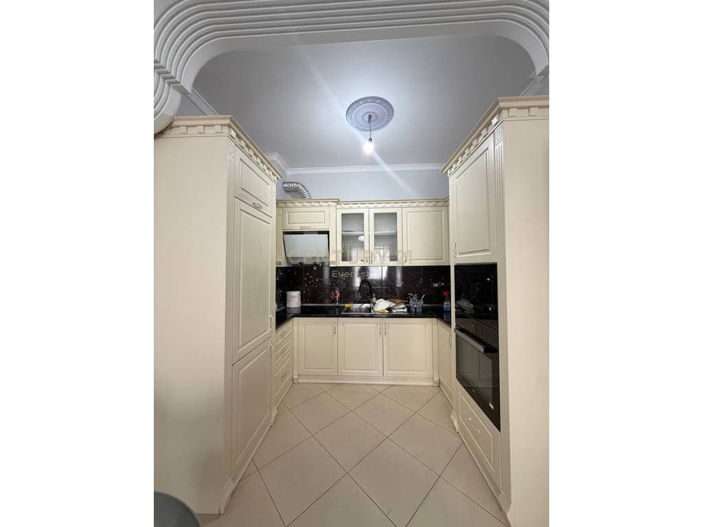 KOMUNA E PARISIT, JAPIM APARTAMENT 2+1+2 ME QERA! 2