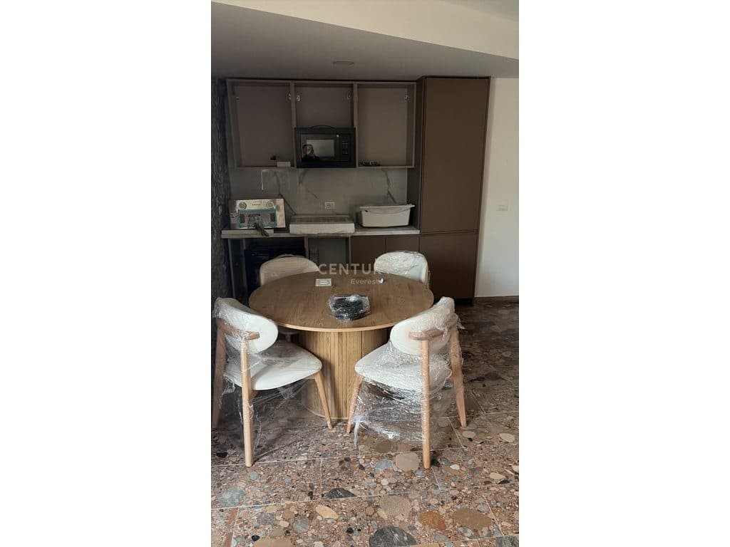 Farke, Apartament 1+1 Per Qira 2