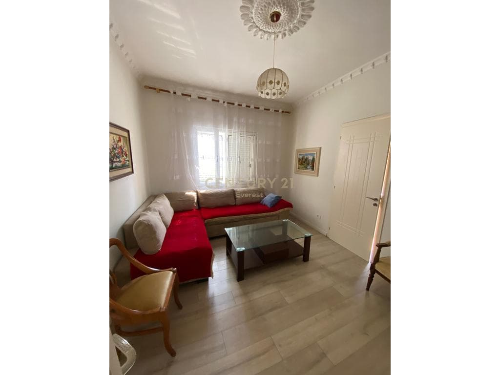 RRUGA E KAVAJES, APARTAMENT 2+1 PER QIRA
