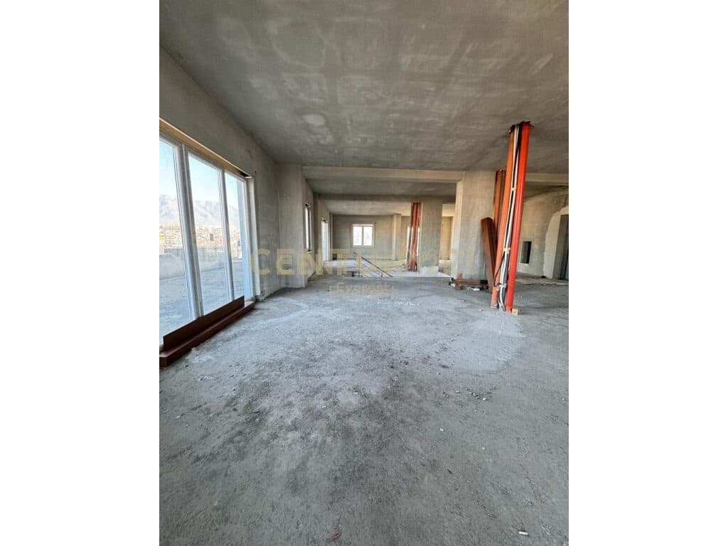 RRUGA E ELBASANIT, SHESIM APARTAMENT OPEN SPACE ME VERANDE 4