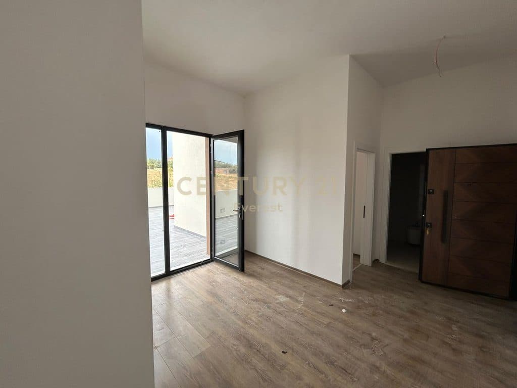 PASKUQAN, SHESIM APARTAMENT 1+1 ME VERANDE