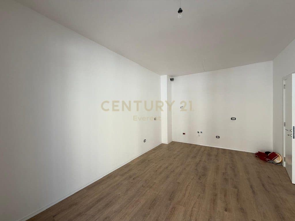 SAUK, SHESIM APARTAMENT 1+1+POST PARKIMI 4