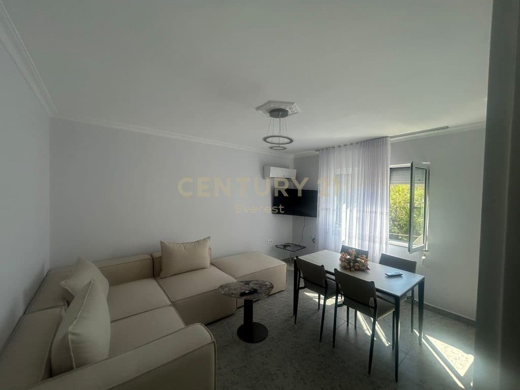 ISH STACIONI I TRENIT, JAPIM ME QIRA APARTAMENT 3+1