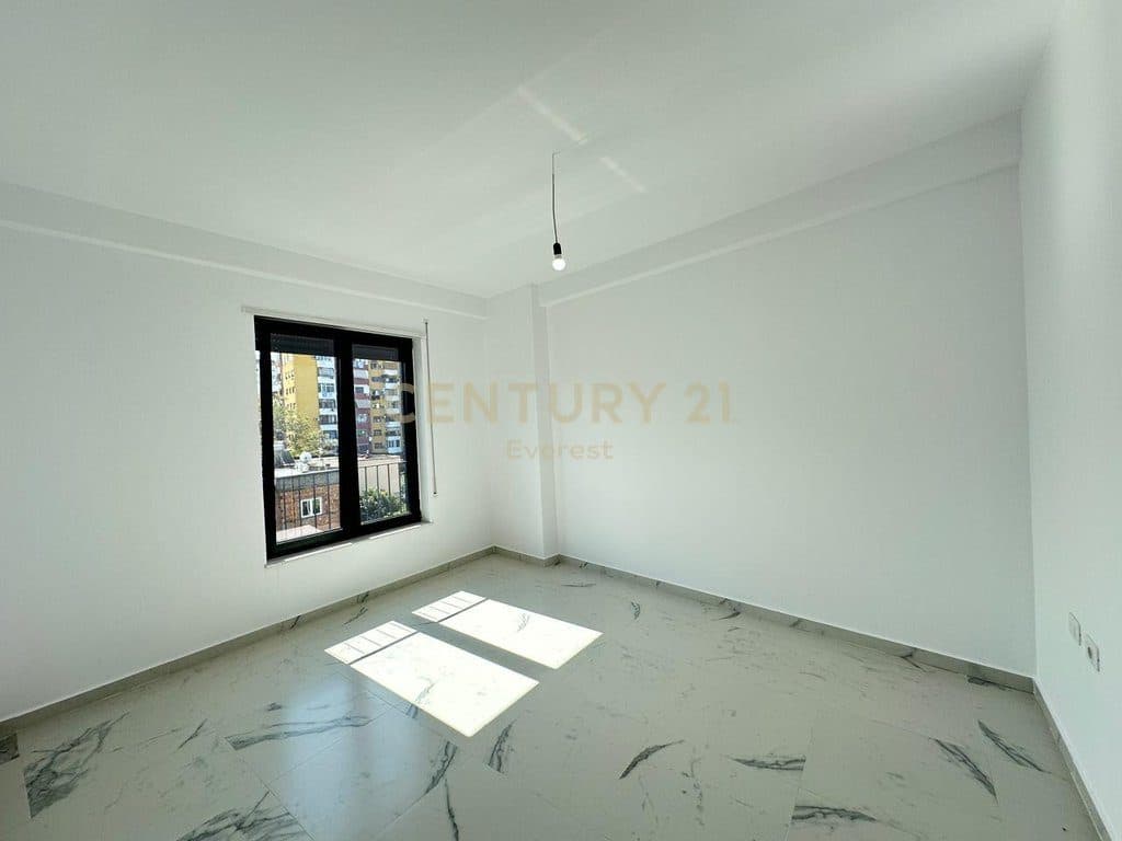 ISH STACIONI TRENIT, OFFICE FOR RENT 2