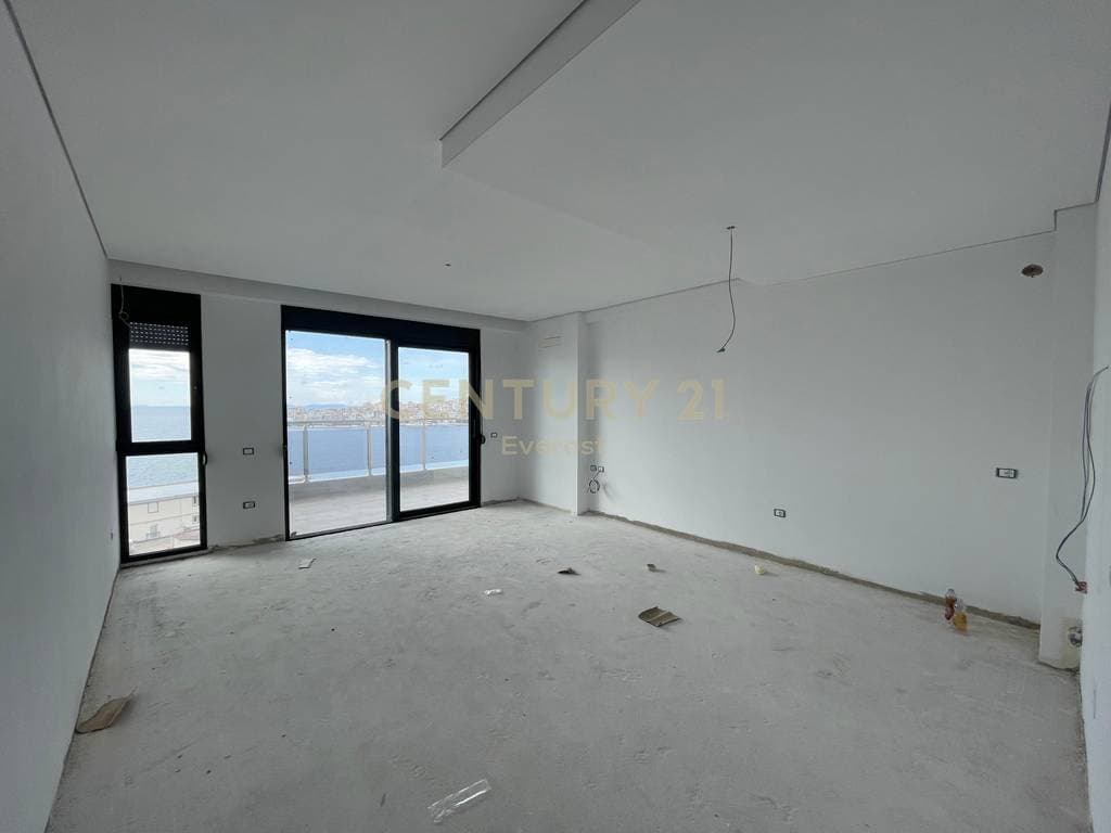 SARANDE, SHESIM APARTAMENT 2+1+2 ME PAMJE NGA DETI PRANE VILES QEVERITARE 3