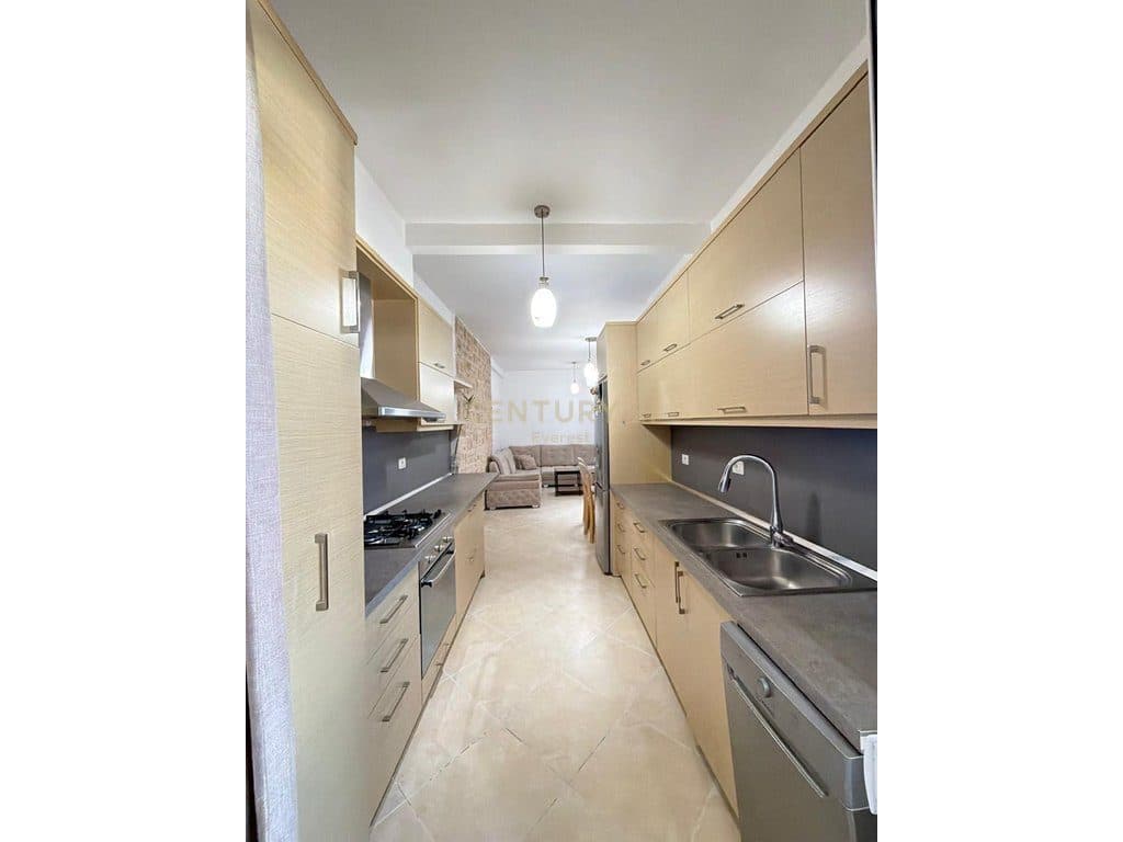 KODRA E DIELLIT, APARTAMENT 2+1+2+2 GARAZHDE PËR SHITJE 4